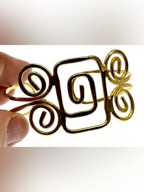 Vintage Athens Greece Cuff Bracelet Hammered Gold Tone Wire Boho Scroll